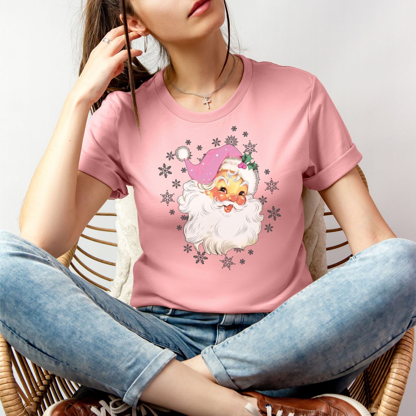 PINK SANTA Shirt, Vintage Santa tee, Retro Pink Santa tshirt, Classic Christmas T-shirt, gift for Women, pink xmas, Santa t-shirt